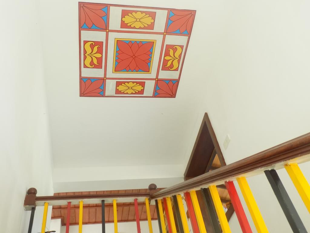 Kandyan Hotel Luaran gambar