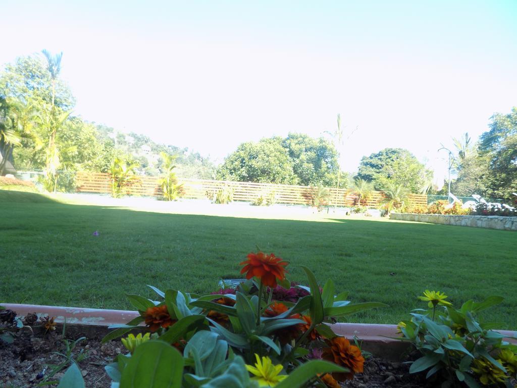 Kandyan Hotel Luaran gambar