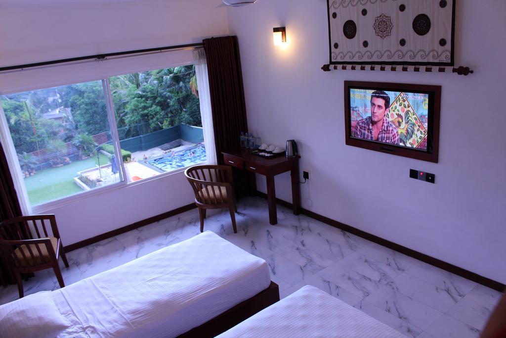 Kandyan Hotel Luaran gambar