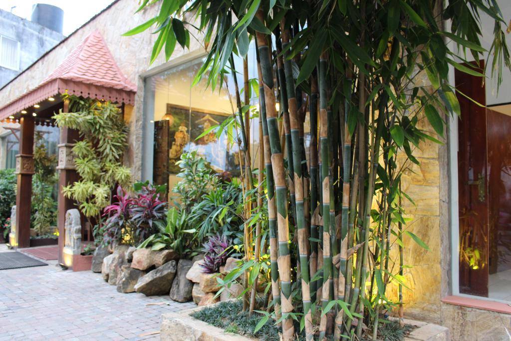 Kandyan Hotel Luaran gambar