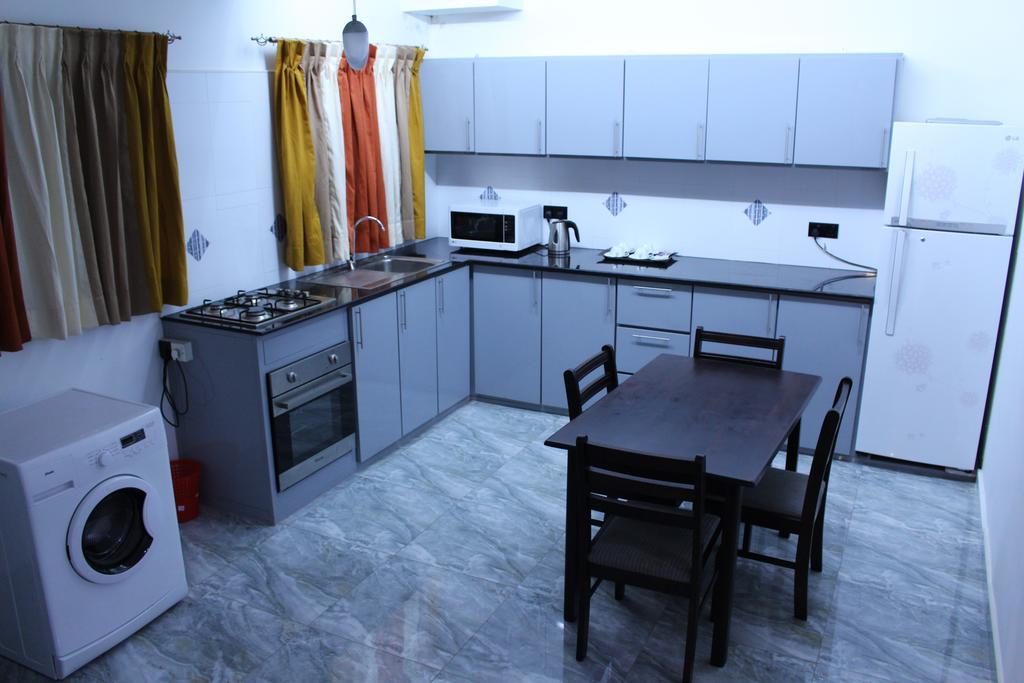 Kandyan Hotel Luaran gambar