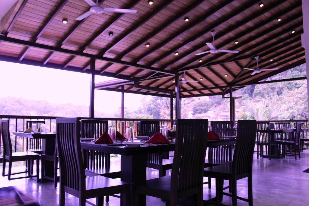 Kandyan Hotel Luaran gambar