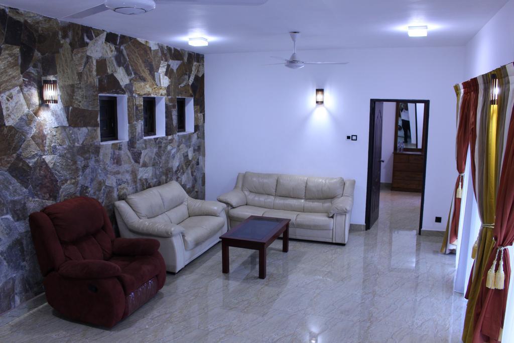 Kandyan Hotel Luaran gambar