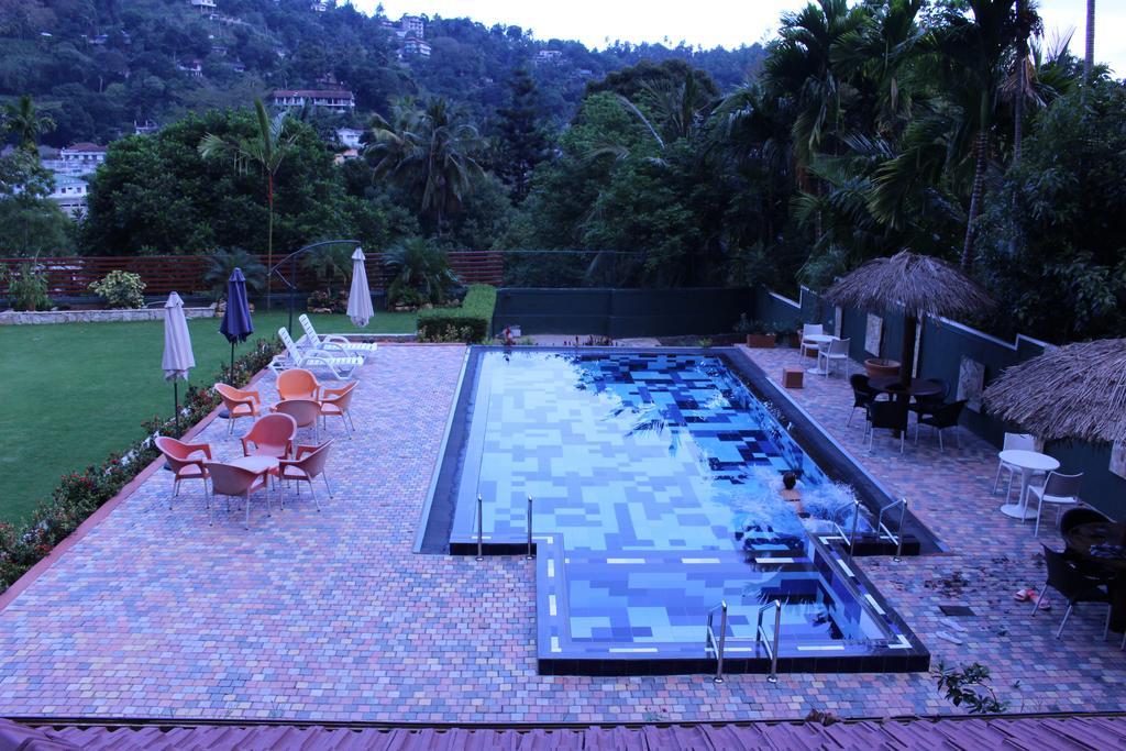 Kandyan Hotel Luaran gambar