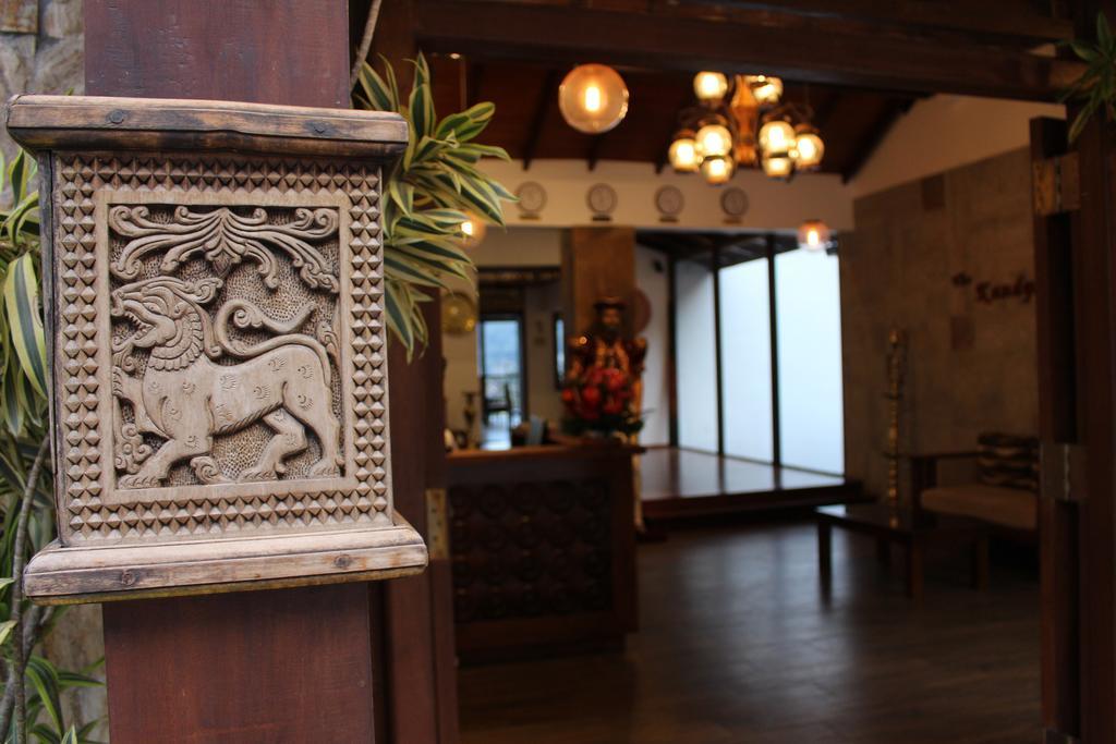 Kandyan Hotel Luaran gambar
