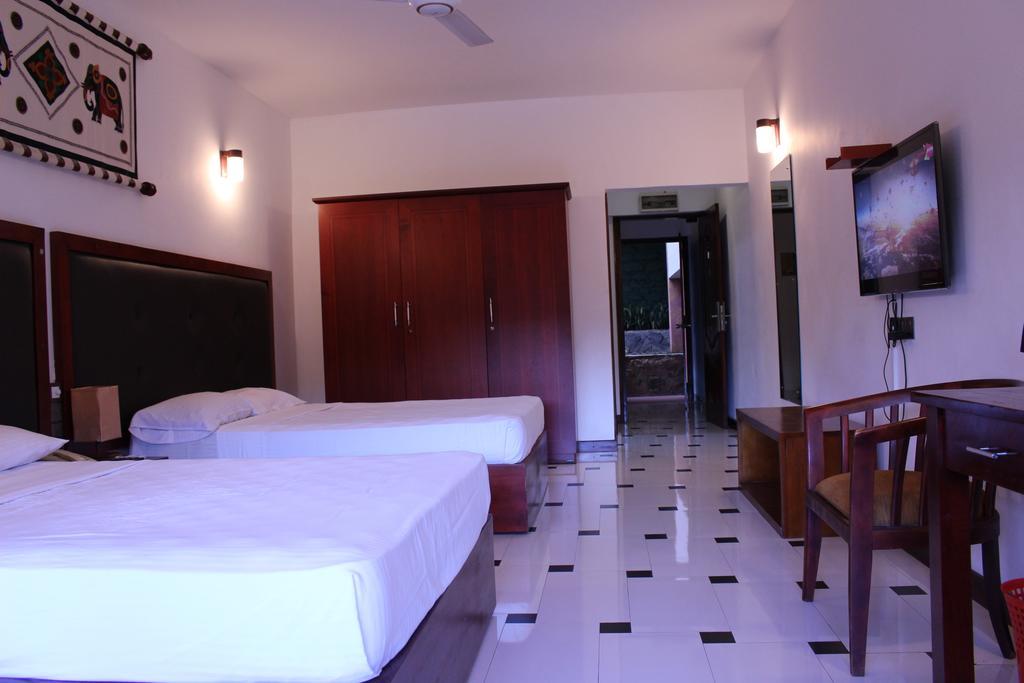 Kandyan Hotel Luaran gambar