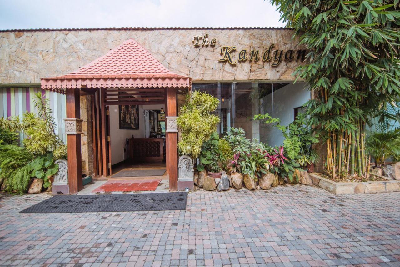 Kandyan Hotel Luaran gambar